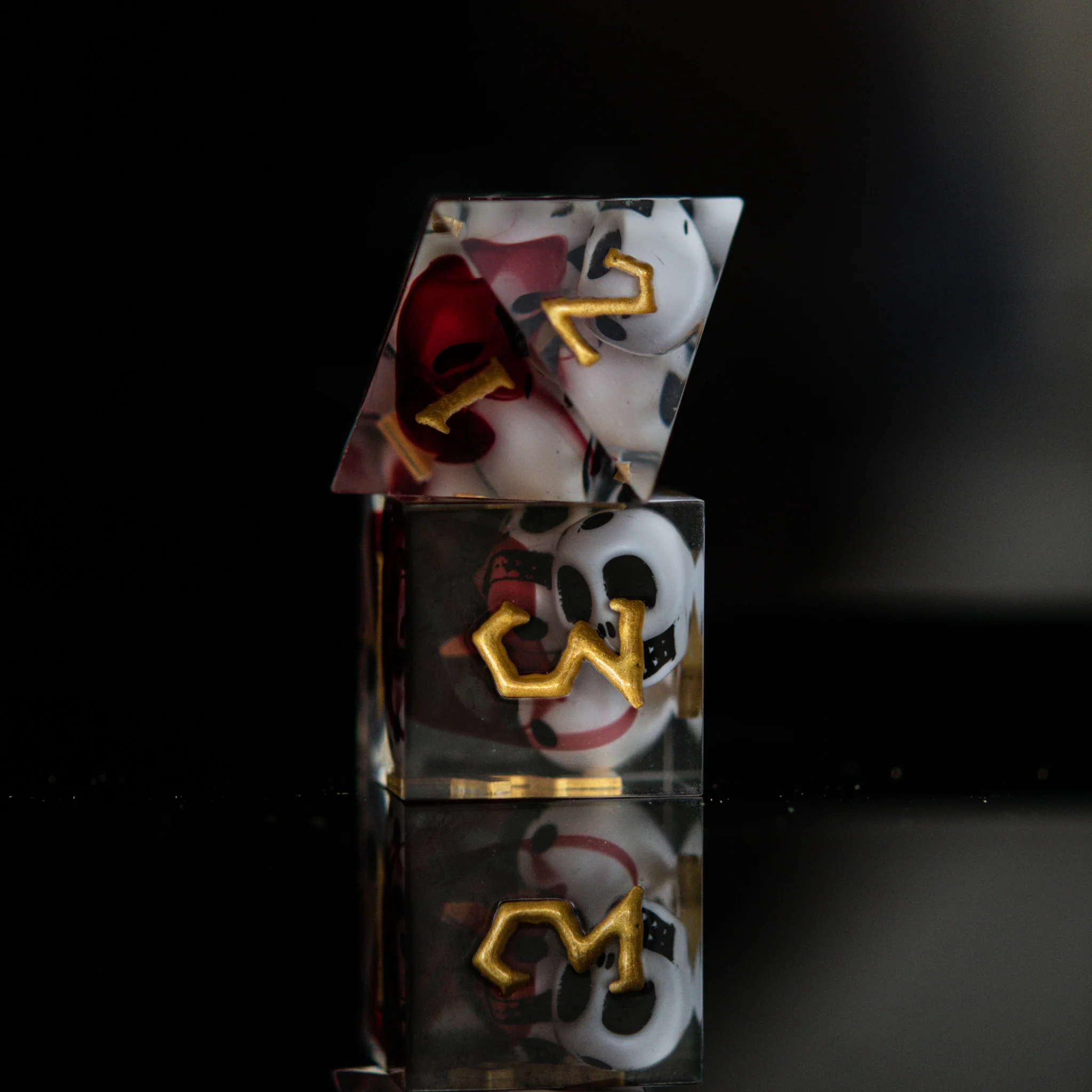 Bloody Corpse Sharp-Edged Resin Dice Set - Image 3